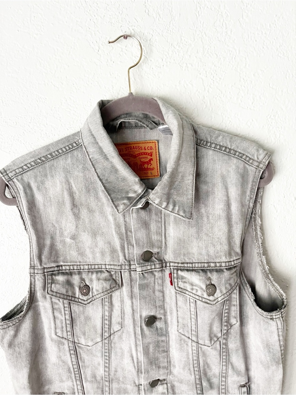 Levi's Gray Denim Vest Men's Large Distressed Trucker Acid Stonewash Grunge - Picture 3 of 6